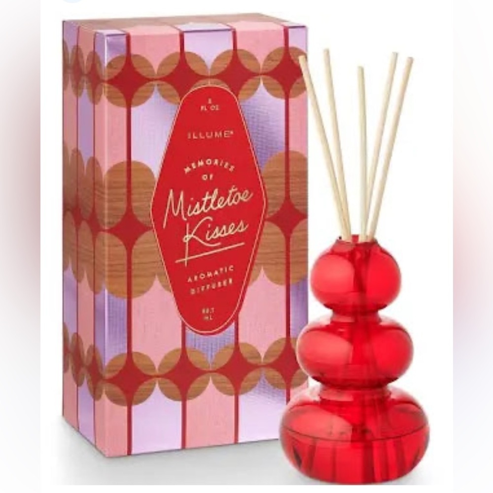 NWT Illume Mediterranean Candle Sparkling Peach & hint Of Green Garland